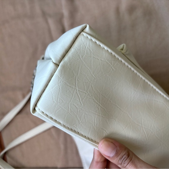 Faux leather off white bag - Picture 10 of 14
